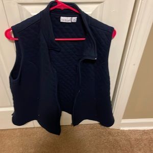 Waffle pattern comfy vest.